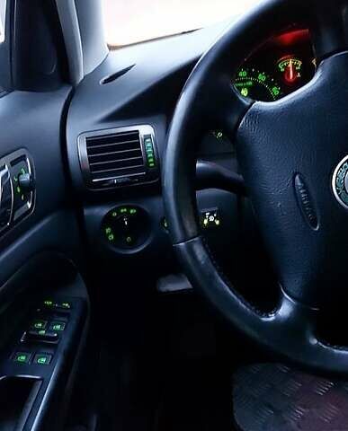 Бежевый Шкода Суперб, объемом двигателя 1.8 л и пробегом 282 тыс. км за 5200 $, фото 5 на Automoto.ua