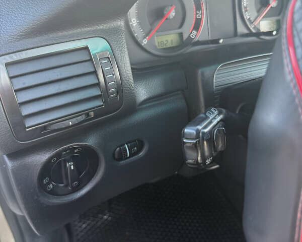 Бежевый Шкода Суперб, объемом двигателя 1.78 л и пробегом 210 тыс. км за 5300 $, фото 15 на Automoto.ua