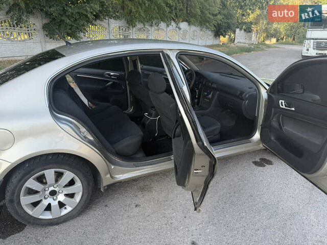 Бежевый Шкода Суперб, объемом двигателя 1.78 л и пробегом 210 тыс. км за 5300 $, фото 13 на Automoto.ua