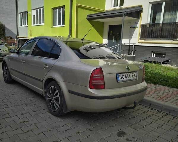 Бежевый Шкода Суперб, объемом двигателя 1.78 л и пробегом 351 тыс. км за 4650 $, фото 2 на Automoto.ua