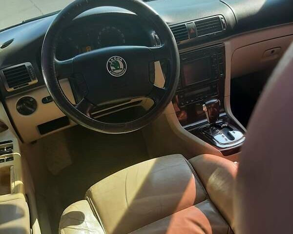 Бежевий Шкода Суперб, об'ємом двигуна 2.5 л та пробігом 370 тис. км за 5500 $, фото 9 на Automoto.ua
