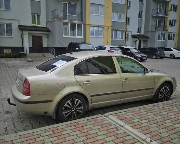 Бежевый Шкода Суперб, объемом двигателя 1.78 л и пробегом 351 тыс. км за 4650 $, фото 3 на Automoto.ua