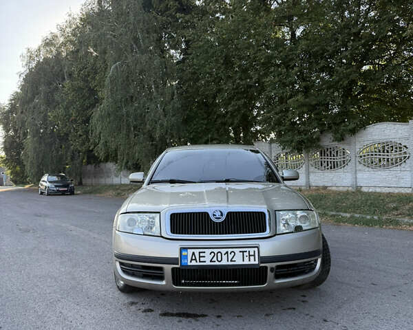 Бежевый Шкода Суперб, объемом двигателя 1.78 л и пробегом 210 тыс. км за 5300 $, фото 1 на Automoto.ua