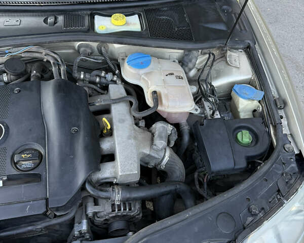 Бежевый Шкода Суперб, объемом двигателя 1.78 л и пробегом 210 тыс. км за 5300 $, фото 22 на Automoto.ua