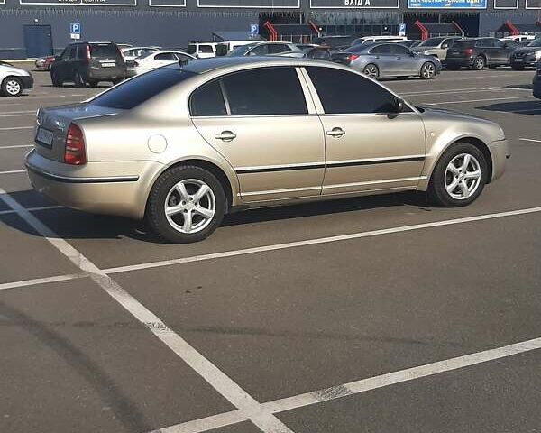 Бежевий Шкода Суперб, об'ємом двигуна 2.5 л та пробігом 370 тис. км за 5500 $, фото 12 на Automoto.ua