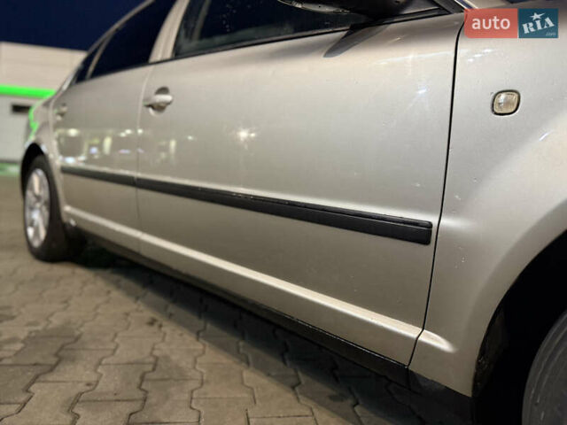 Бежевый Шкода Суперб, объемом двигателя 1.9 л и пробегом 300 тыс. км за 2650 $, фото 5 на Automoto.ua