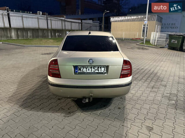 Бежевый Шкода Суперб, объемом двигателя 1.9 л и пробегом 300 тыс. км за 2650 $, фото 2 на Automoto.ua
