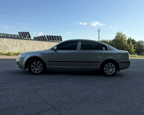 Бежевый Шкода Суперб, объемом двигателя 1.78 л и пробегом 210 тыс. км за 5300 $, фото 3 на Automoto.ua