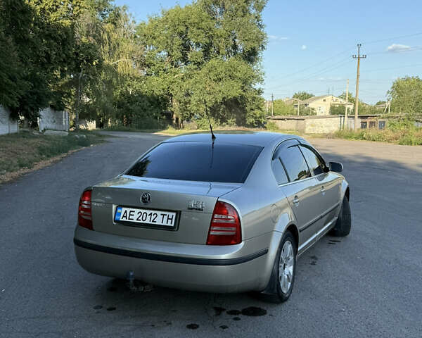 Бежевый Шкода Суперб, объемом двигателя 1.78 л и пробегом 210 тыс. км за 5300 $, фото 5 на Automoto.ua