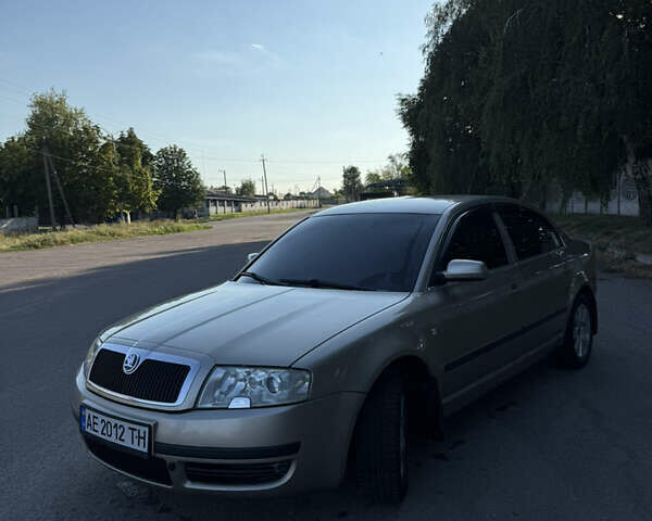 Бежевый Шкода Суперб, объемом двигателя 1.78 л и пробегом 210 тыс. км за 5300 $, фото 2 на Automoto.ua