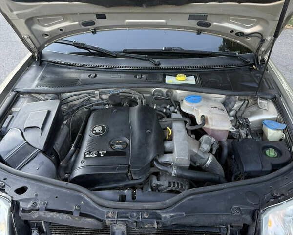 Бежевый Шкода Суперб, объемом двигателя 1.78 л и пробегом 210 тыс. км за 5300 $, фото 20 на Automoto.ua