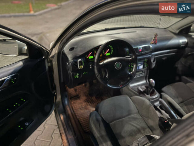 Бежевый Шкода Суперб, объемом двигателя 1.9 л и пробегом 300 тыс. км за 2650 $, фото 13 на Automoto.ua