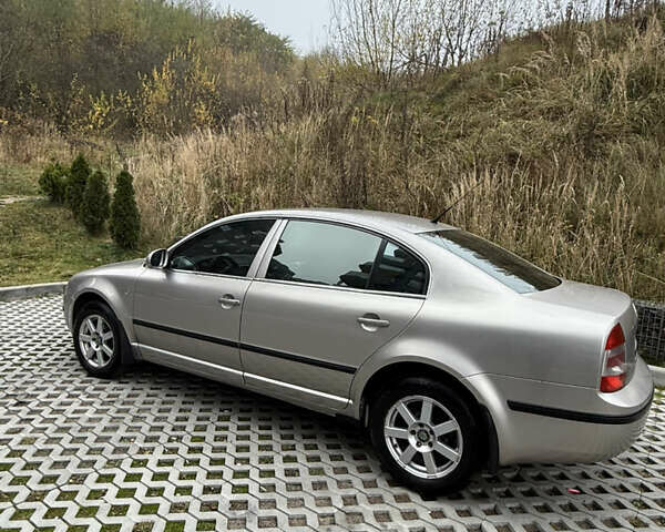 Бежевый Шкода Суперб, объемом двигателя 1.9 л и пробегом 197 тыс. км за 5600 $, фото 5 на Automoto.ua