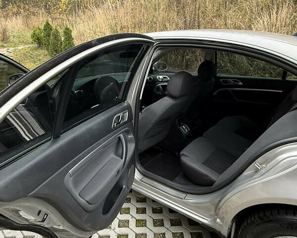 Бежевый Шкода Суперб, объемом двигателя 1.9 л и пробегом 197 тыс. км за 5600 $, фото 9 на Automoto.ua