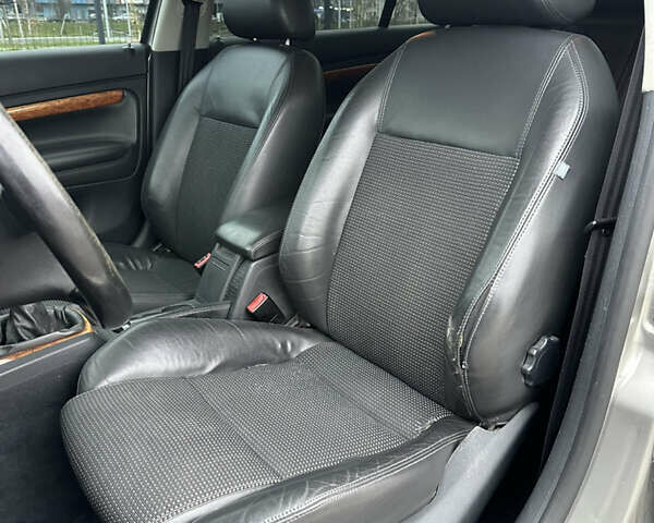 Бежевый Шкода Суперб, объемом двигателя 2 л и пробегом 245 тыс. км за 5990 $, фото 15 на Automoto.ua