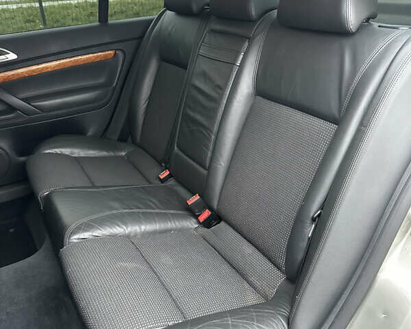 Бежевый Шкода Суперб, объемом двигателя 2 л и пробегом 245 тыс. км за 5990 $, фото 22 на Automoto.ua