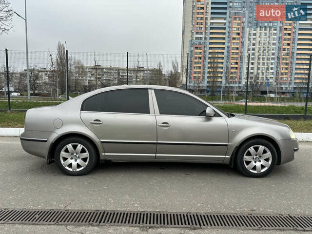 Бежевый Шкода Суперб, объемом двигателя 2 л и пробегом 245 тыс. км за 5990 $, фото 5 на Automoto.ua