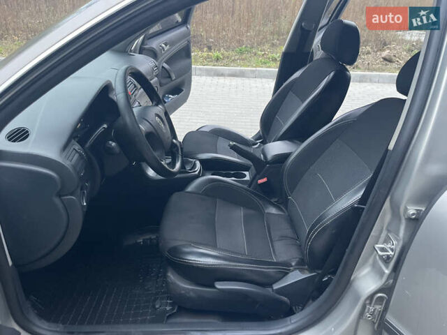 Бежевий Шкода Суперб, об'ємом двигуна 1.78 л та пробігом 218 тис. км за 3800 $, фото 10 на Automoto.ua