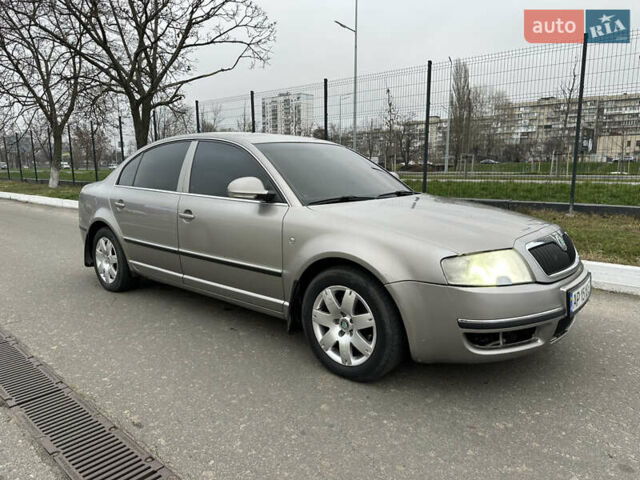Бежевый Шкода Суперб, объемом двигателя 2 л и пробегом 245 тыс. км за 5990 $, фото 6 на Automoto.ua