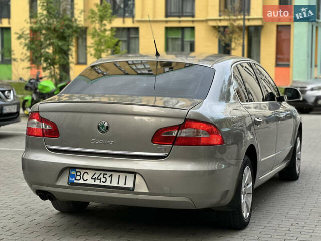Бежевий Шкода Суперб, об'ємом двигуна 1.8 л та пробігом 200 тис. км за 6700 $, фото 15 на Automoto.ua