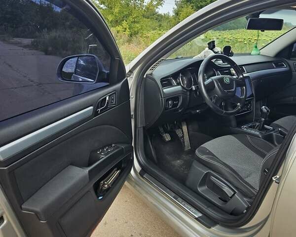 Бежевий Шкода Суперб, об'ємом двигуна 1.8 л та пробігом 195 тис. км за 9500 $, фото 3 на Automoto.ua