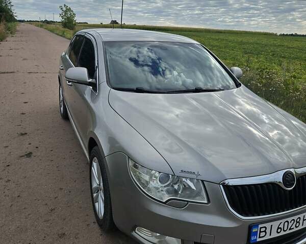 Бежевий Шкода Суперб, об'ємом двигуна 1.8 л та пробігом 195 тис. км за 9500 $, фото 11 на Automoto.ua