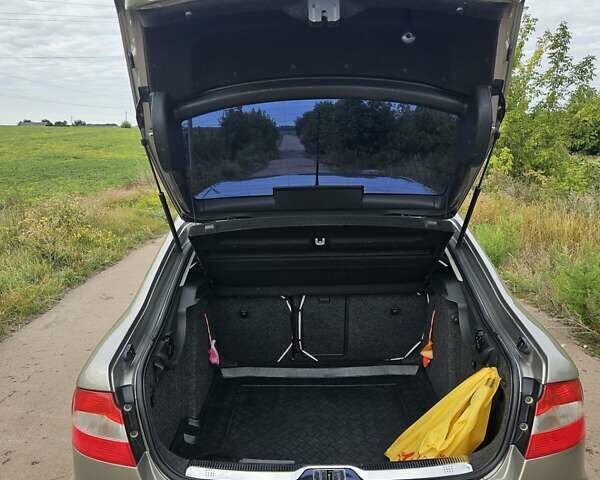 Бежевий Шкода Суперб, об'ємом двигуна 1.8 л та пробігом 195 тис. км за 9500 $, фото 8 на Automoto.ua