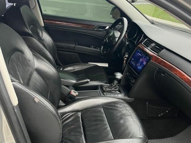 Бежевий Шкода Суперб, об'ємом двигуна 2 л та пробігом 255 тис. км за 10600 $, фото 5 на Automoto.ua