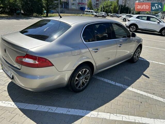 Шкода Суперб 2009 в Киеве на Automoto.ua Бежевый Шкода Суперб, объемом двигателя 1.8 л и пробегом 206 тыс. км за 9000 $, фото 18 на Automoto.ua