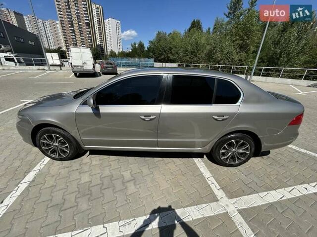 Шкода Суперб 2009 в Киеве на Automoto.ua Бежевый Шкода Суперб, объемом двигателя 1.8 л и пробегом 206 тыс. км за 9000 $, фото 3 на Automoto.ua