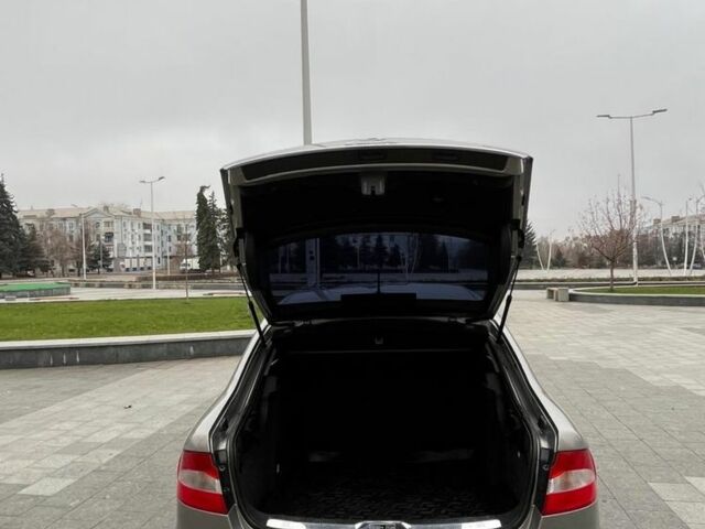 Бежевий Шкода Суперб, об'ємом двигуна 2 л та пробігом 255 тис. км за 10600 $, фото 3 на Automoto.ua