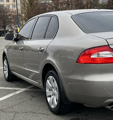 Бежевый Шкода Суперб, объемом двигателя 1.8 л и пробегом 245 тыс. км за 7800 $, фото 9 на Automoto.ua