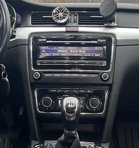 Бежевый Шкода Суперб, объемом двигателя 1.8 л и пробегом 245 тыс. км за 7800 $, фото 22 на Automoto.ua