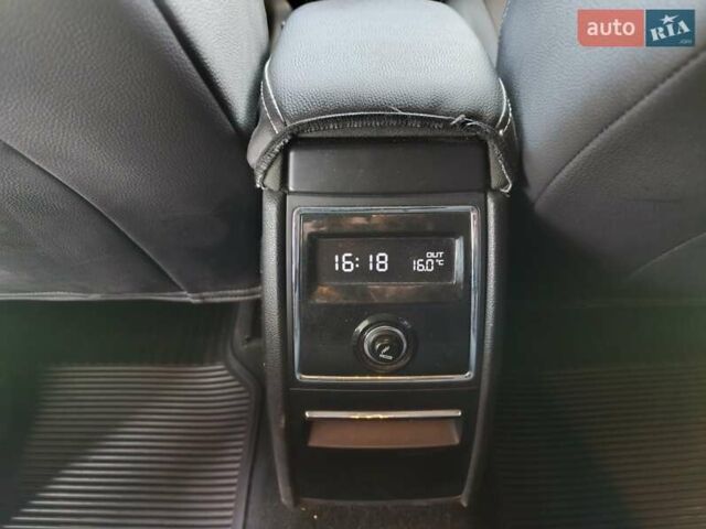 Бежевый Шкода Суперб, объемом двигателя 1.8 л и пробегом 167 тыс. км за 8900 $, фото 39 на Automoto.ua