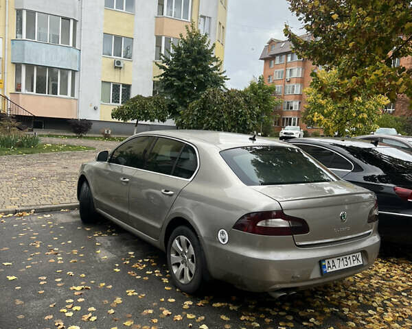 Бежевый Шкода Суперб, объемом двигателя 1.8 л и пробегом 299 тыс. км за 5600 $, фото 5 на Automoto.ua