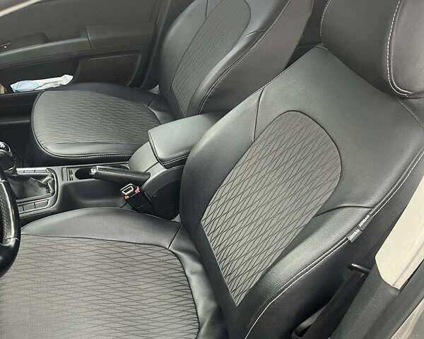 Бежевий Шкода Суперб, об'ємом двигуна 1.8 л та пробігом 167 тис. км за 8500 $, фото 5 на Automoto.ua