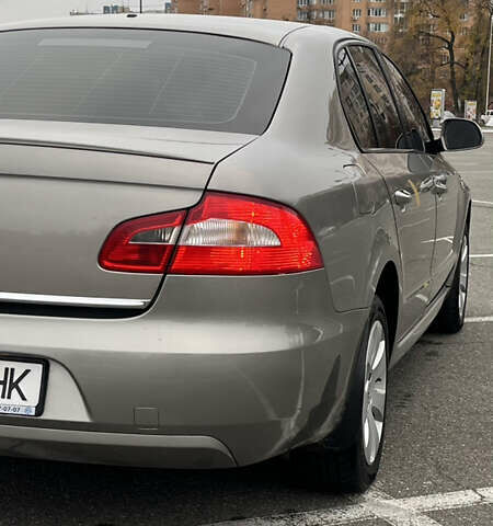 Бежевый Шкода Суперб, объемом двигателя 1.8 л и пробегом 245 тыс. км за 7800 $, фото 7 на Automoto.ua