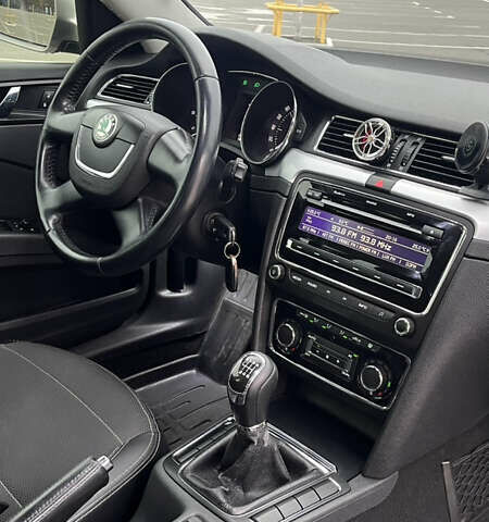 Бежевый Шкода Суперб, объемом двигателя 1.8 л и пробегом 245 тыс. км за 7800 $, фото 16 на Automoto.ua