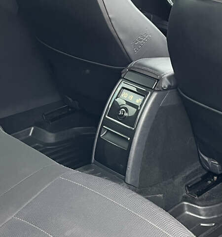 Бежевый Шкода Суперб, объемом двигателя 1.8 л и пробегом 245 тыс. км за 7800 $, фото 25 на Automoto.ua