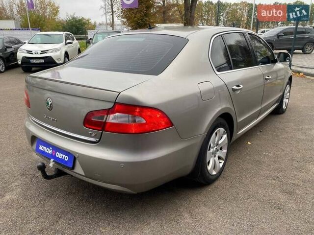 Бежевый Шкода Суперб, объемом двигателя 0 л и пробегом 253 тыс. км за 6900 $, фото 4 на Automoto.ua