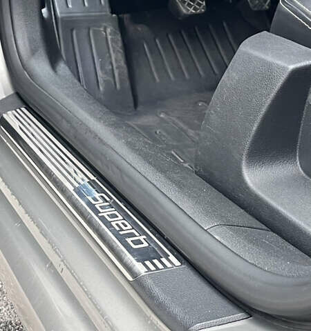 Бежевый Шкода Суперб, объемом двигателя 1.8 л и пробегом 245 тыс. км за 7800 $, фото 15 на Automoto.ua