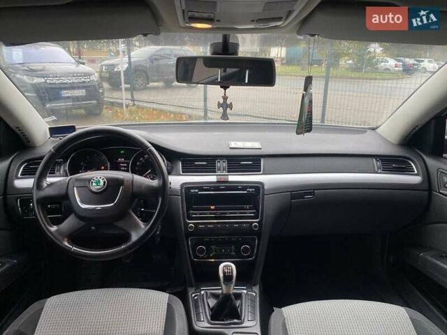 Бежевый Шкода Суперб, объемом двигателя 0 л и пробегом 253 тыс. км за 6900 $, фото 12 на Automoto.ua