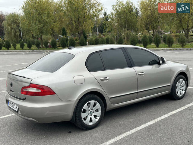 Бежевый Шкода Суперб, объемом двигателя 1.8 л и пробегом 285 тыс. км за 9800 $, фото 12 на Automoto.ua