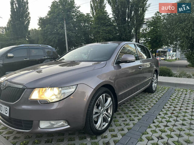 Бежевый Шкода Суперб, объемом двигателя 1.97 л и пробегом 250 тыс. км за 9700 $, фото 4 на Automoto.ua