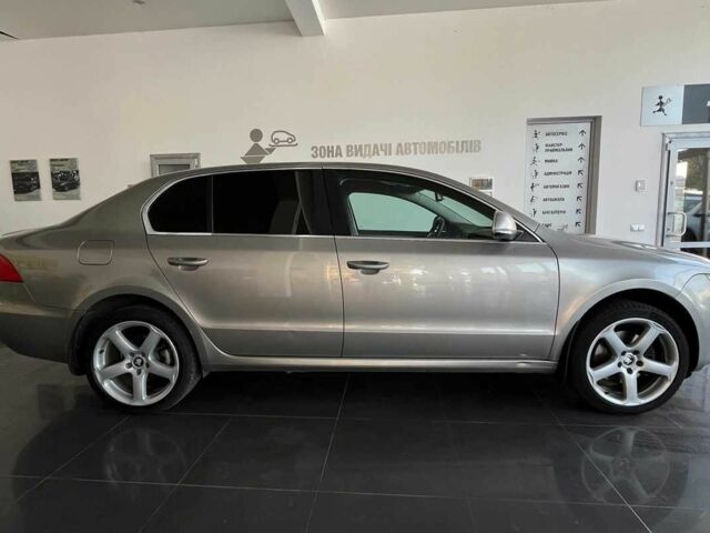 Бежевый Шкода Суперб, объемом двигателя 1.8 л и пробегом 227 тыс. км за 8800 $, фото 7 на Automoto.ua