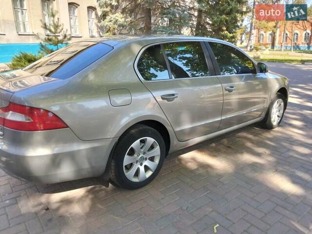 Бежевий Шкода Суперб, об'ємом двигуна 1.8 л та пробігом 165 тис. км за 9400 $, фото 4 на Automoto.ua