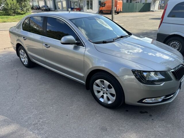 Бежевий Шкода Суперб, об'ємом двигуна 2 л та пробігом 535 тис. км за 10700 $, фото 1 на Automoto.ua