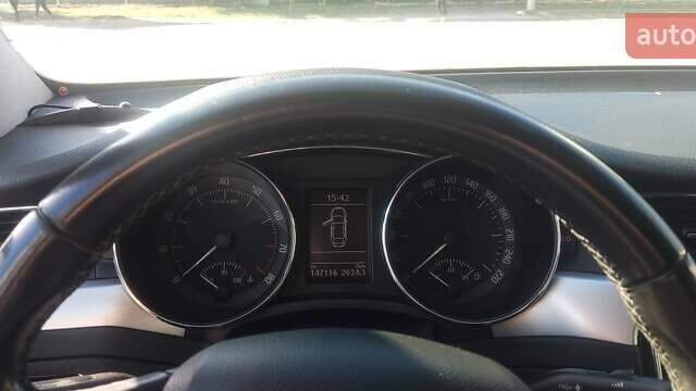 Бежевий Шкода Суперб, об'ємом двигуна 1.8 л та пробігом 147 тис. км за 12000 $, фото 4 на Automoto.ua