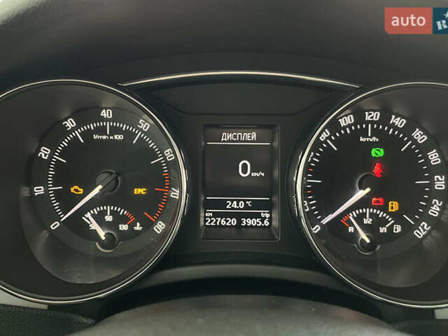 Бежевый Шкода Суперб, объемом двигателя 1.8 л и пробегом 227 тыс. км за 9100 $, фото 15 на Automoto.ua