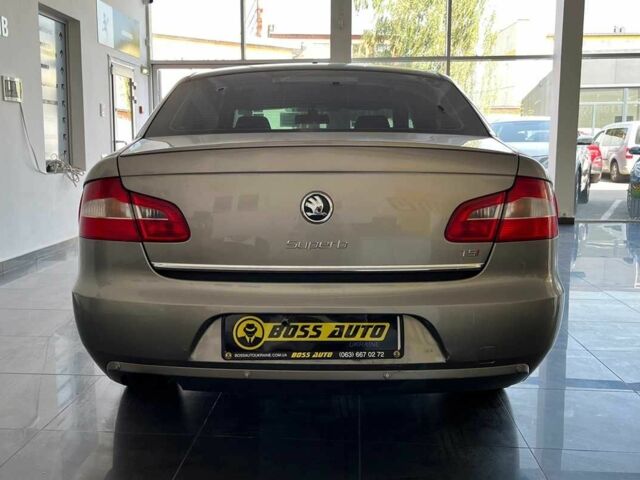 Бежевый Шкода Суперб, объемом двигателя 1.8 л и пробегом 227 тыс. км за 8800 $, фото 5 на Automoto.ua